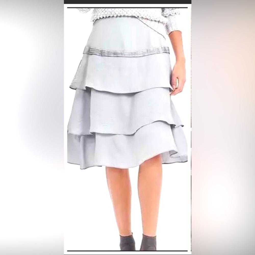 Banana Republic Tiered Gray Midi Skirt.NWT